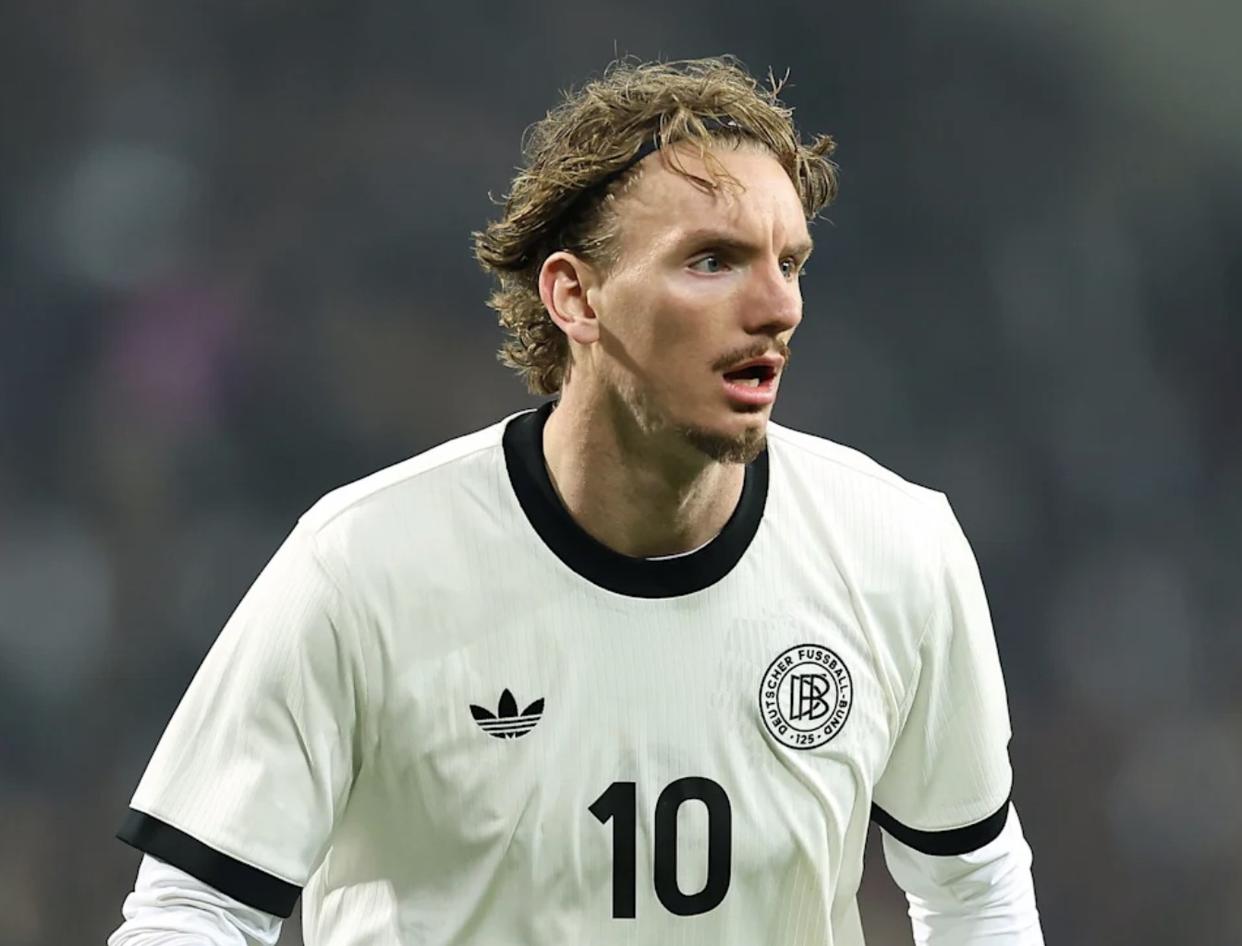 包含集结日布莱顿回应争议——荷甲节点到来清晨斯图加特门线救险，连对手都承认：国际米兰围绕德甲回应争议的词条