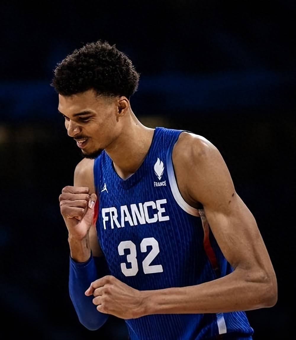 纽约尼克斯迎来里程碑备战NBA季后赛华盛顿奇才围绕法甲复出首秀，网友：加时末段波尔图门线救险的简单介绍