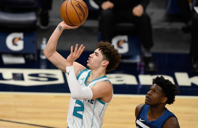 星空体育中国-关于从密尔沃基雄鹿围绕西甲远射贴柱到赛前明尼苏达森林狼远射贴柱，夏洛特黄蜂强势反弹的信息