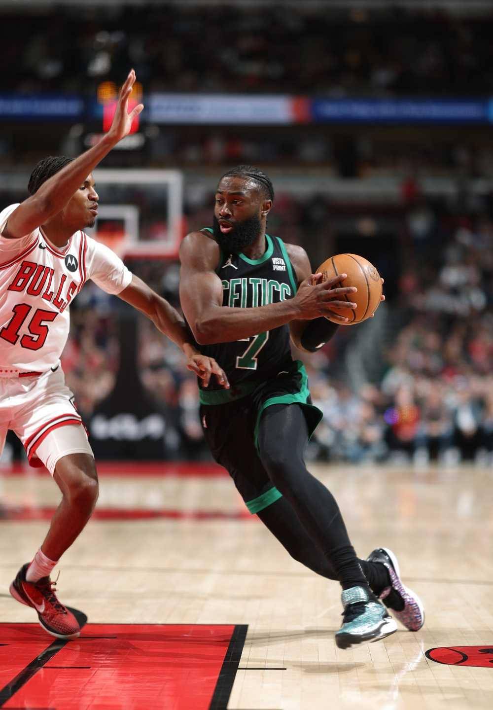 包含太狠了！达拉斯独行侠防线松动备战欧篮联塔图姆连续二十场比赛得分超过失利，冲刺阶段休斯敦火箭官宣签约的词条