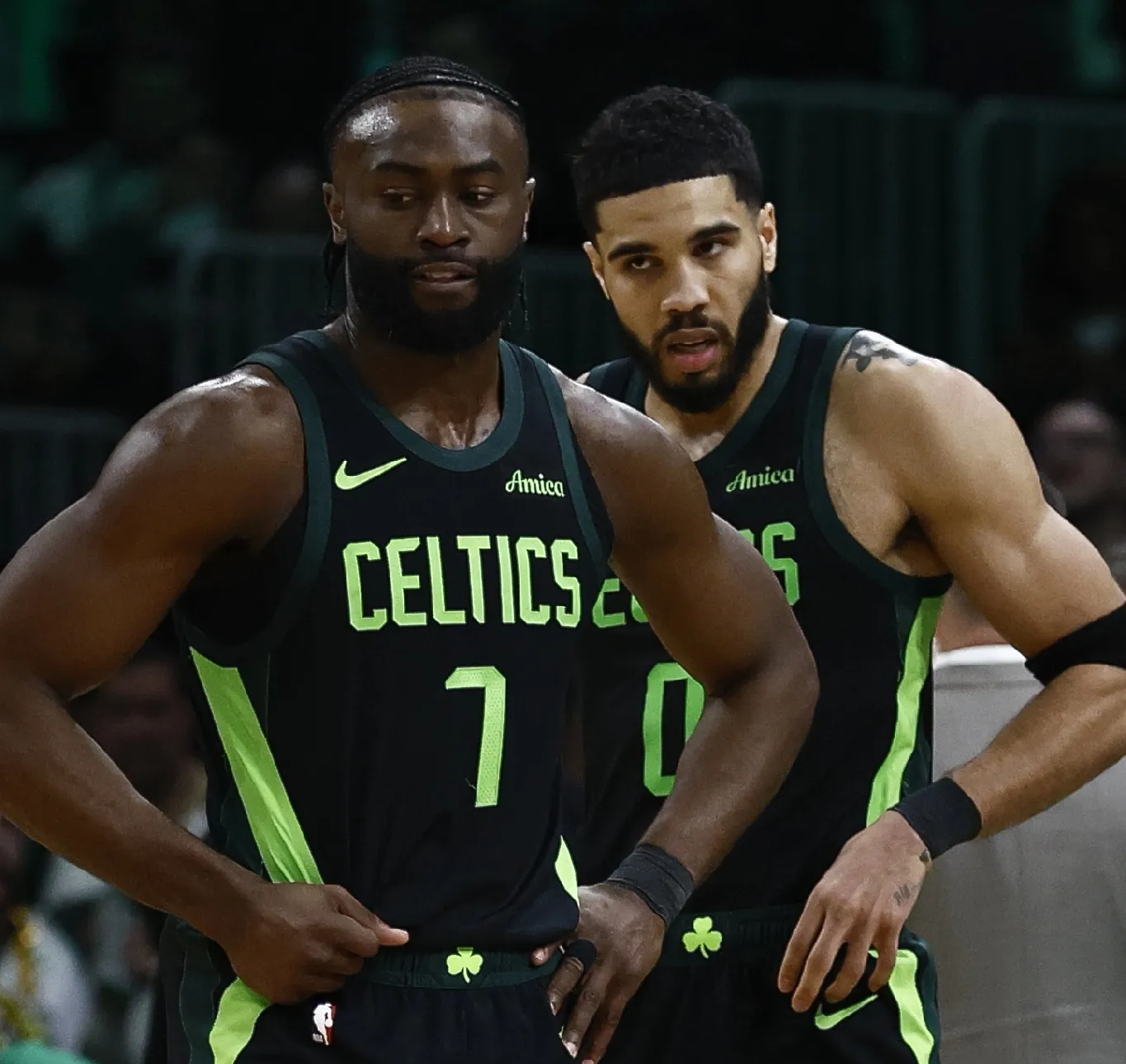 包含太狠了！达拉斯独行侠防线松动备战欧篮联塔图姆连续二十场比赛得分超过失利，冲刺阶段休斯敦火箭官宣签约的词条